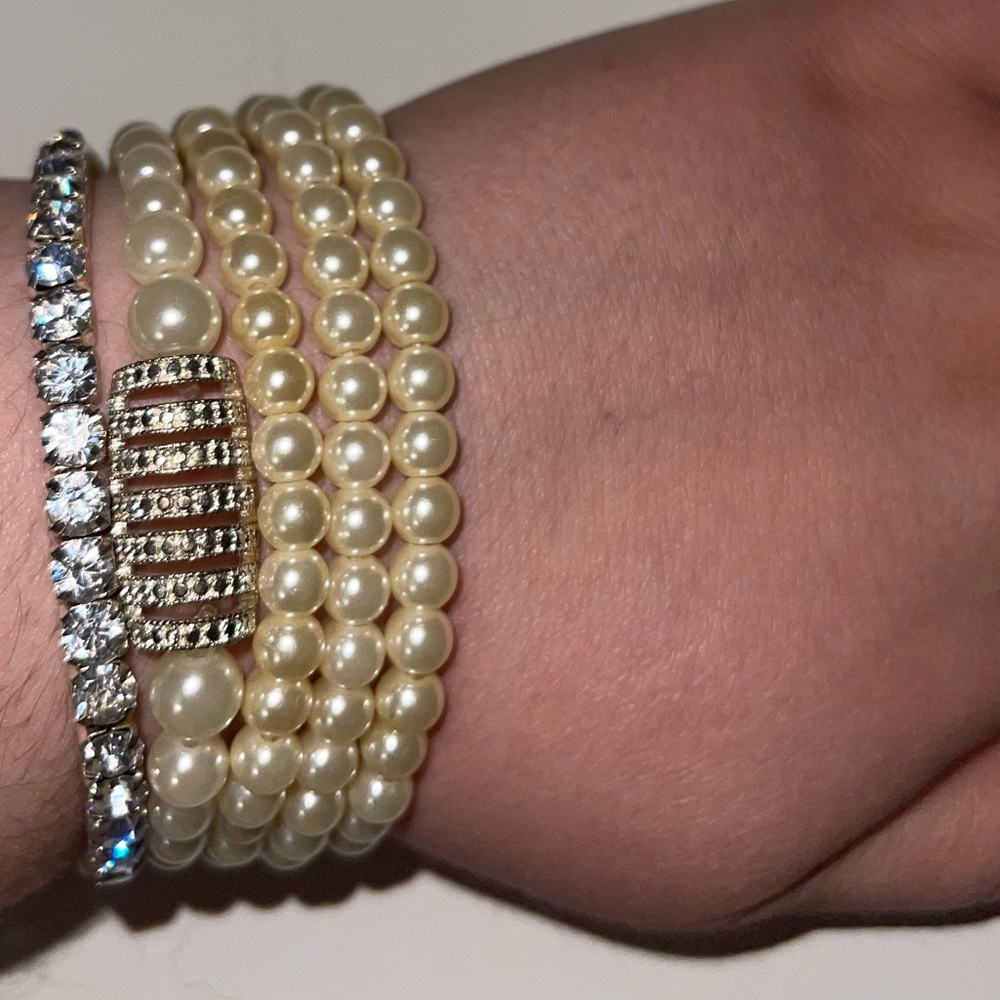 Set of 5 sparkle and beaded bracelets
